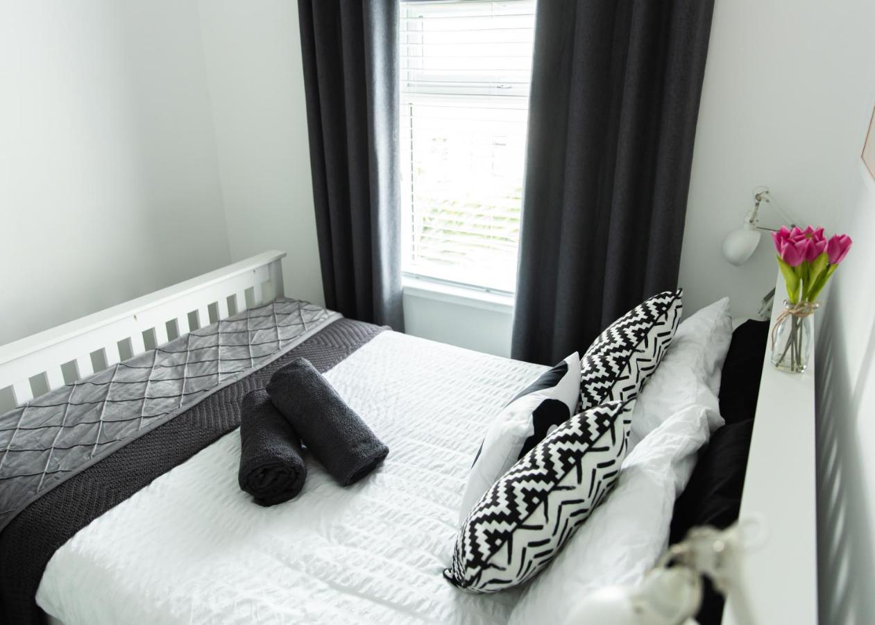 Entire Family Home , Large Rear Garden And Free Parking Belfast Exterior photo